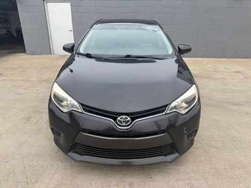 Used 2015 Toyota Corolla LE FWD image 2