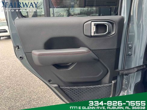 Used 2025 Jeep Gladiator Rubicon w/ Convenience Group image 27