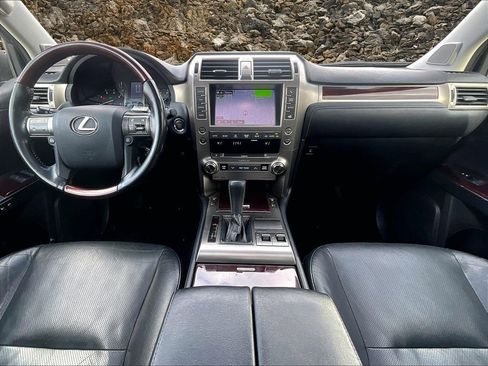 Used 2016 Lexus GX 460 w/ Premium Package image 14