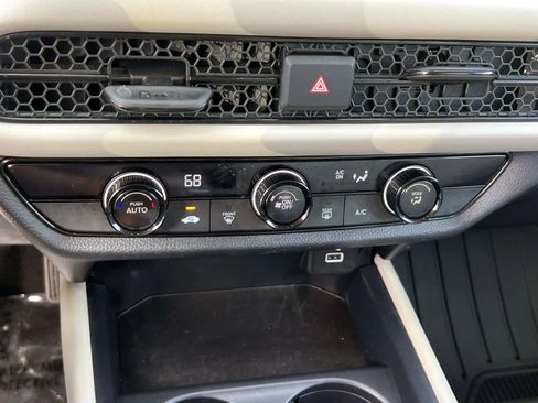 Certified 2023 Honda HR-V LX image 27