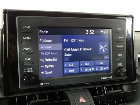 Used 2021 Toyota RAV4 LE FWD image 30