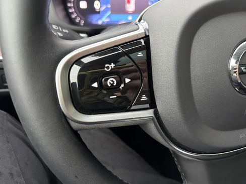 Certified 2023 Volvo XC60 B5 Plus image 19