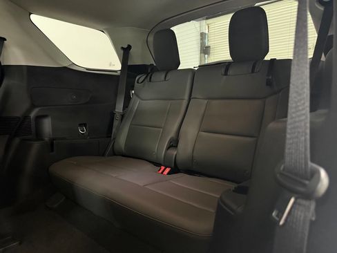 Used 2025 Ford Explorer Active w/ Active Comfort Package AWD/4WD image 11