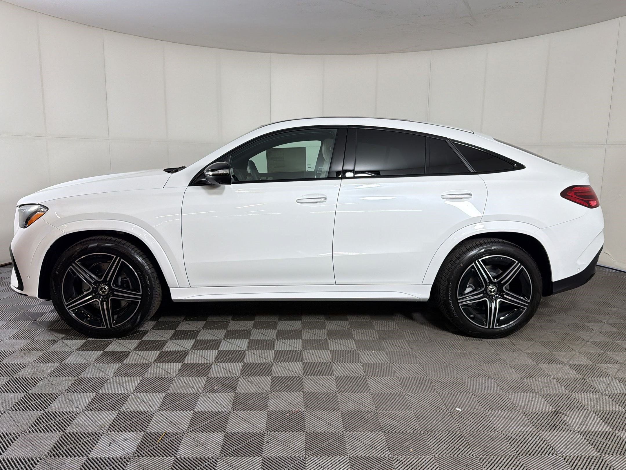 New 2026 Mercedes-Benz GLE 450 4MATIC Coupe image 2
