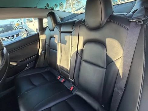 Used 2020 Tesla Model 3 Standard Range RWD image 6