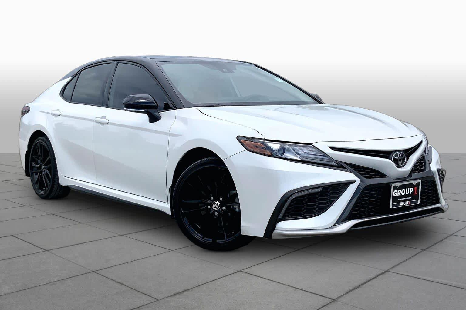 Used 2024 Toyota Camry XSE FWD image 3