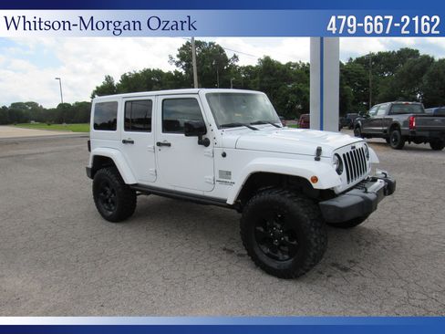 Used 2015 Jeep Wrangler Unlimited Sahara AWD/4WD image 19