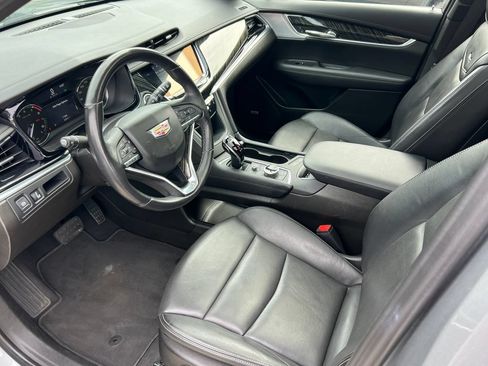 Certified 2023 Cadillac XT6 Premium Luxury FWD image 12
