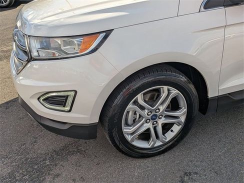 Used 2016 Ford Edge Titanium w/ Equipment Group 301A image 9