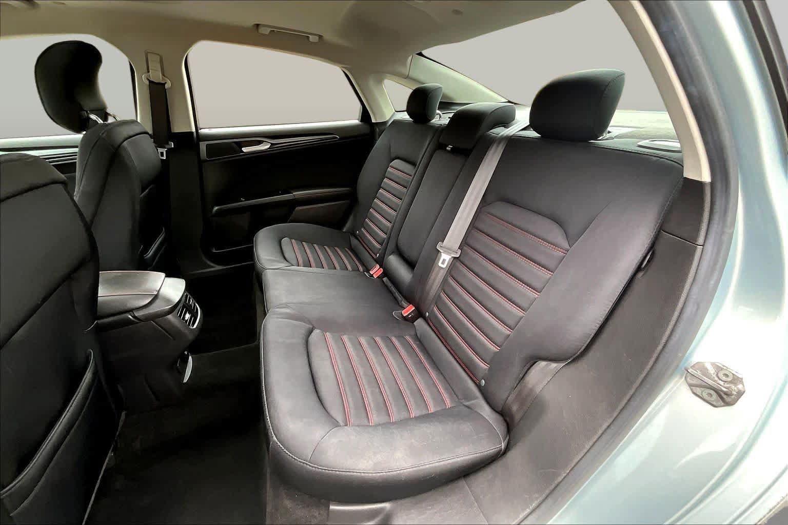 Used 2013 Ford Fusion SE FWD image 21