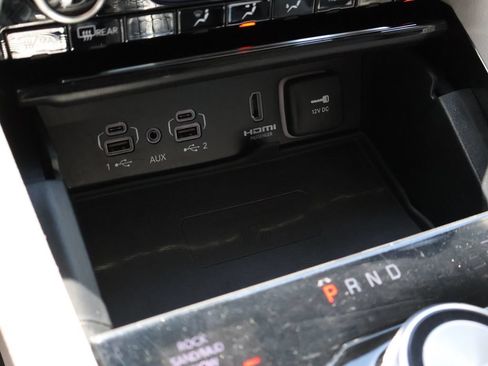 Used 2022 Jeep Grand Cherokee Overland w/ Luxury Tech Group IV AWD/4WD image 38