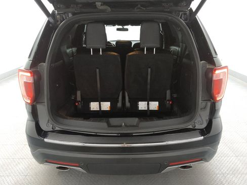Used 2018 Ford Explorer XLT w/ Equipment Group 202A AWD/4WD image 29