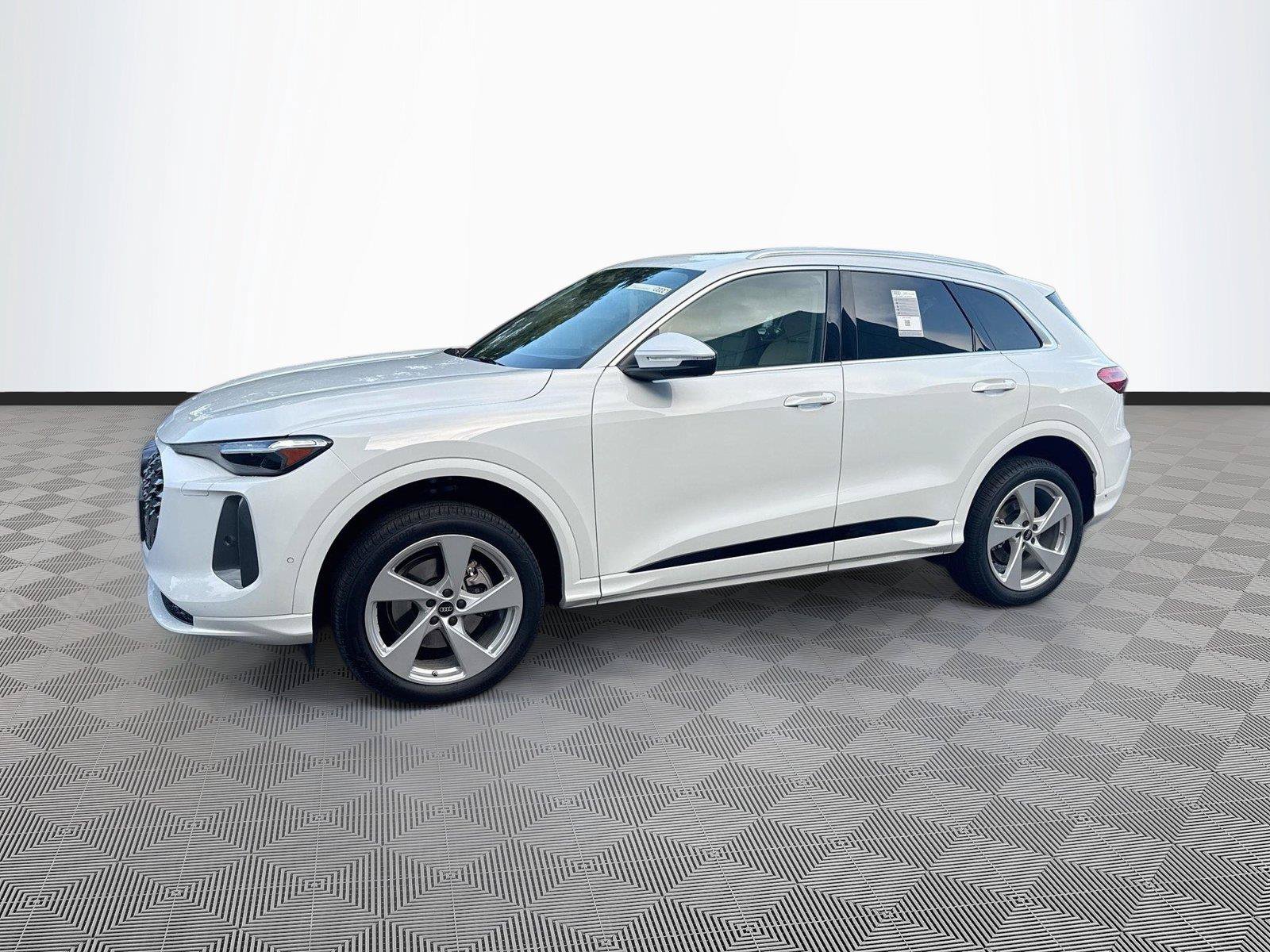 Used 2025 Audi Q5 Premium Plus AWD/4WD image 3