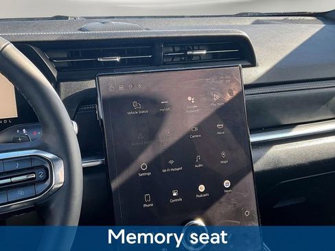 Used 2025 GMC Terrain Elevation image 10