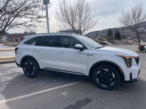 New 2026 Kia Sorento EX w/ EX Premium Package image 3