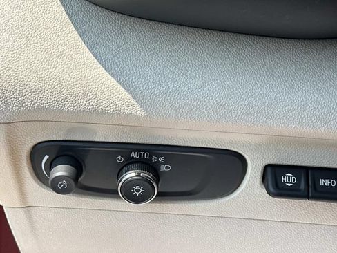 Used 2021 Buick Envision Avenir FWD image 17