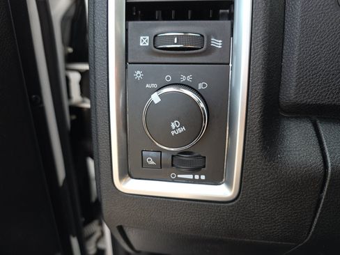 Used 2015 RAM 2500 Limited AWD/4WD image 33