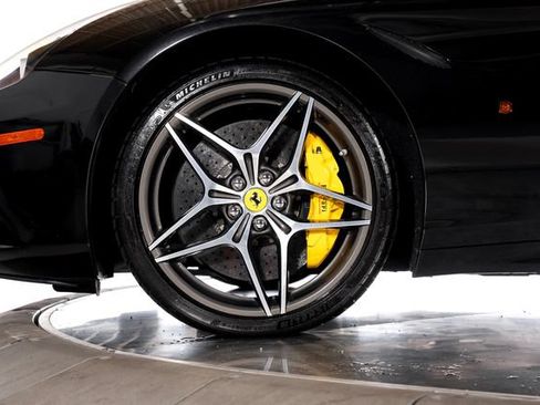 Certified 2016 Ferrari California T RWD image 17