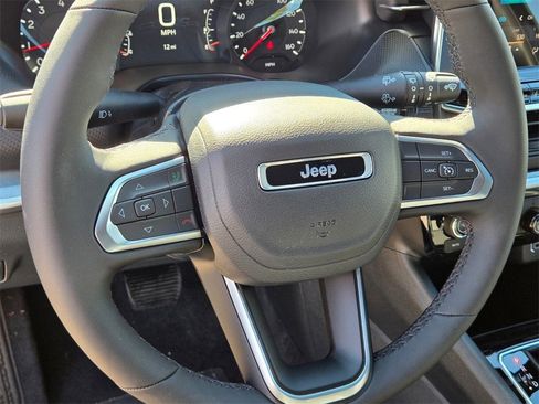 New 2026 Jeep Compass Latitude image 11