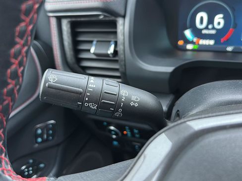 Used 2024 Ford Expedition Limited image 31