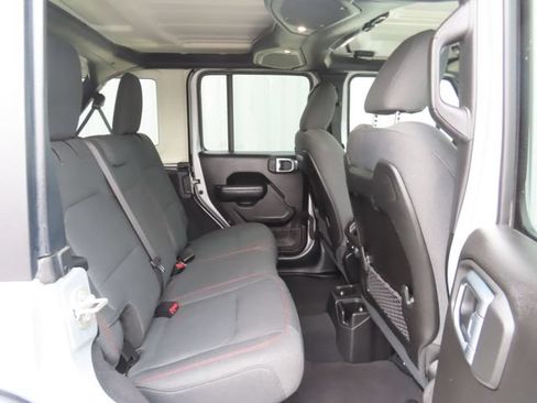 Used 2024 Jeep Wrangler Unlimited Rubicon AWD/4WD image 26