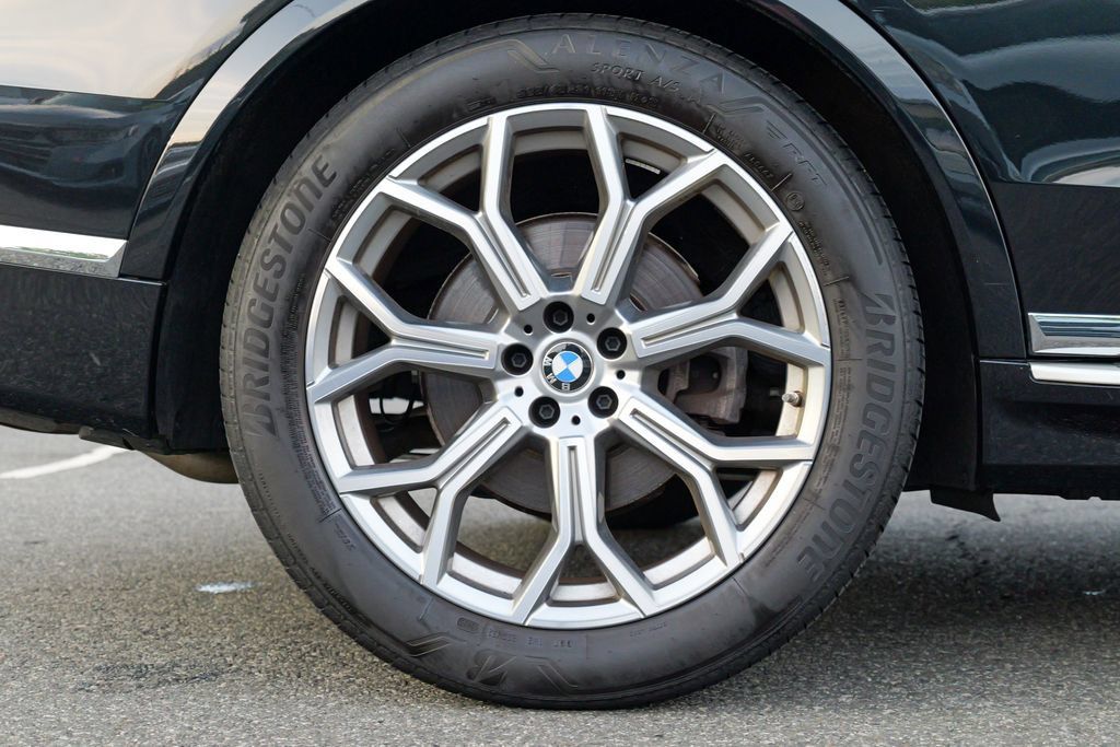 Used 2026 BMW X7 xDrive40i AWD/4WD image 13
