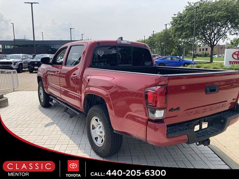 Used 2022 Toyota Tacoma SR AWD/4WD image 2