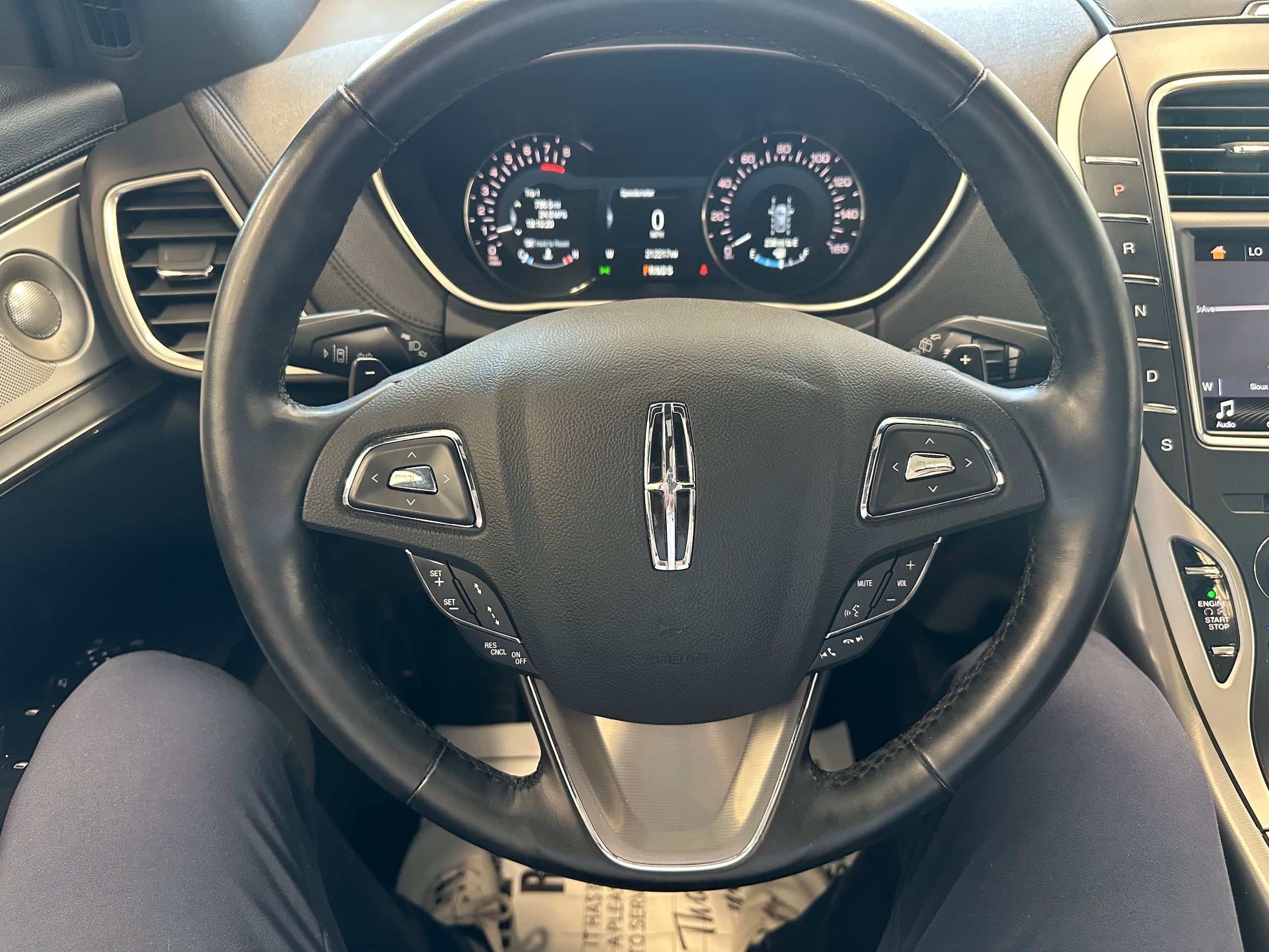 Used 2017 Lincoln MKX Reserve w/ Luxury Package AWD/4WD image 21