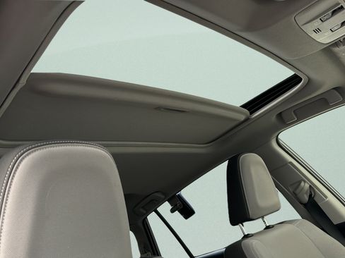 Used 2015 Toyota RAV4 XLE AWD/4WD image 31