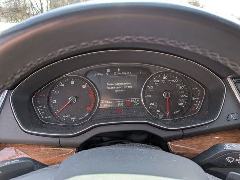 Used 2023 Audi Q5 2.0T Premium w/ Convenience Package image 10