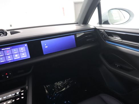 New 2026 Porsche Macan Electric RWD image 14