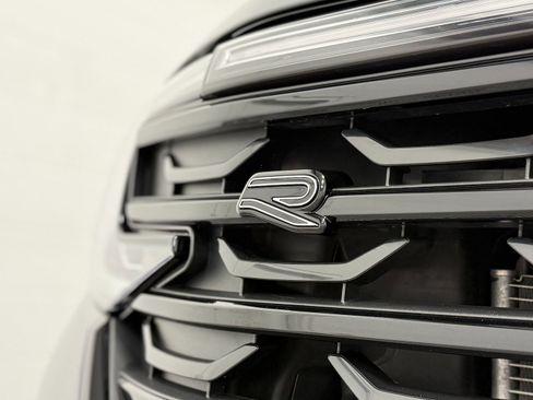 Used 2025 Volkswagen Atlas Cross Sport SEL R-Line image 9