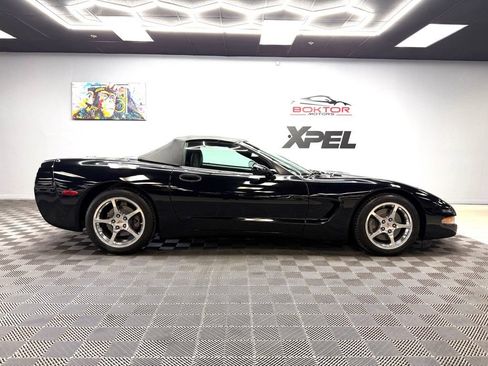 Used 2004 Chevrolet Corvette Convertible w/ Preferred Equipment Group RWD image 17