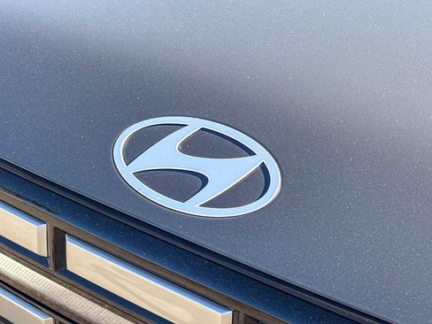 Used 2025 Hyundai Santa Fe SEL FWD image 11