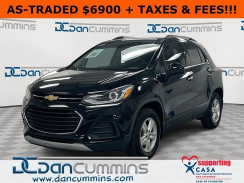 Used 2017 Chevrolet Trax LT w/ Driver Confidence Package image 1