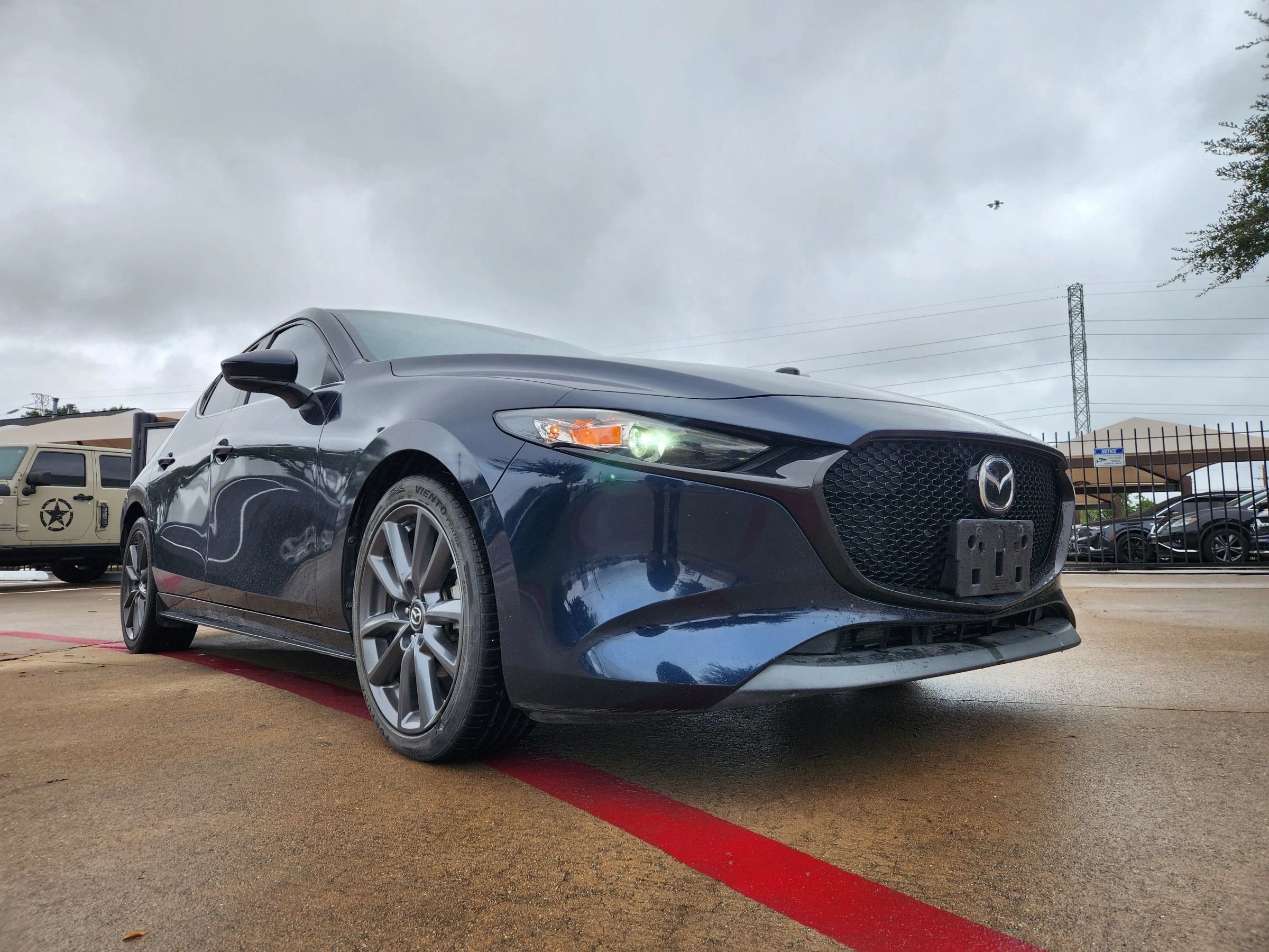 Used 2020 MAZDA MAZDA3 Hatchback w/ Preferred Package FWD image 7