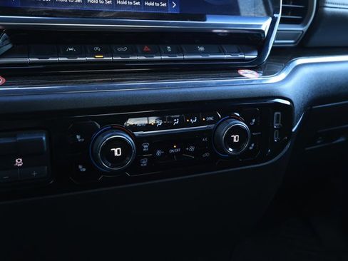 Used 2025 Chevrolet Silverado 1500 LT image 19