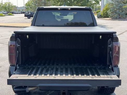 Used 2025 Toyota Tacoma SR5 AWD/4WD image 16