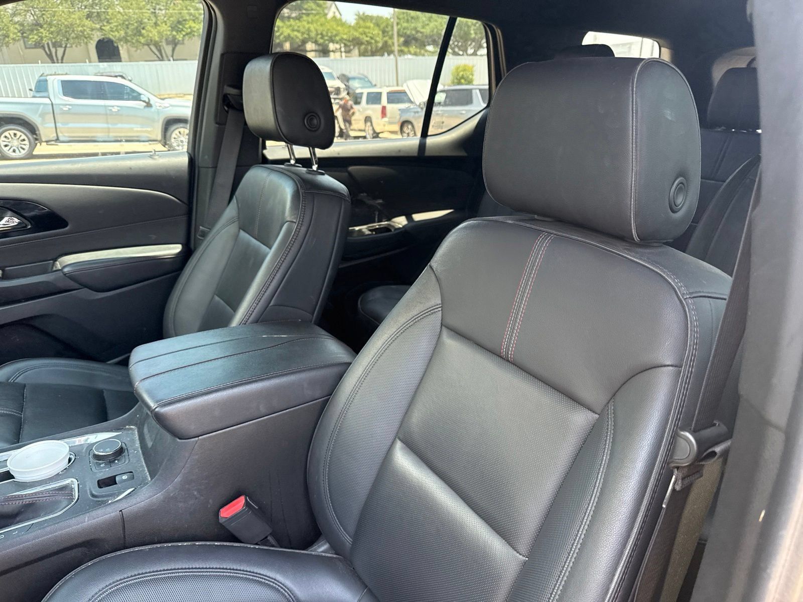 Used 2023 Chevrolet Traverse RS FWD image 15