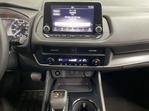 Used 2024 Nissan Rogue SV image 24