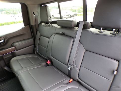 Used 2021 GMC Sierra 1500 SLT w/ SLT Premium Package AWD/4WD image 16