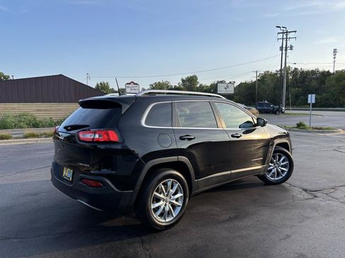Used 2017 Jeep Cherokee Limited AWD/4WD image 9