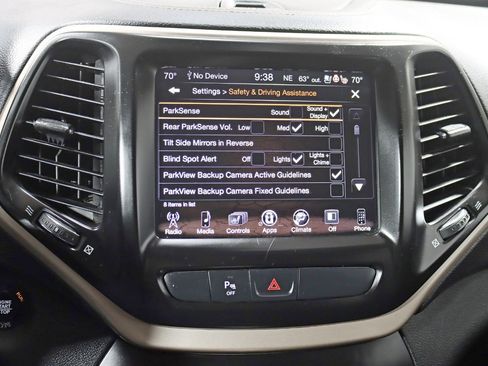 Used 2017 Jeep Cherokee High Altitude w/ Luxury Group image 22