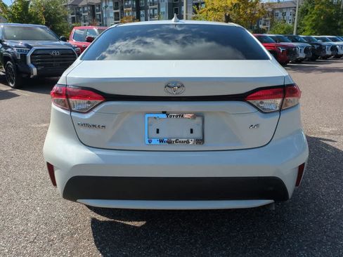 Used 2020 Toyota Corolla LE FWD image 5
