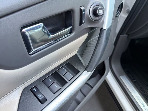 Used 2013 Ford Edge Limited AWD/4WD image 18