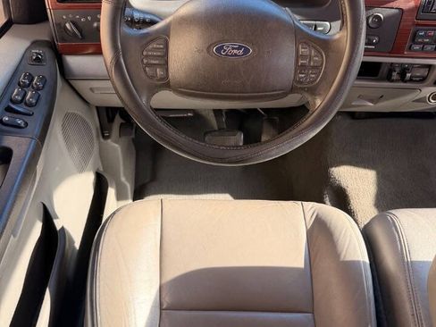 Used 2005 Ford F250 XLT RWD image 12