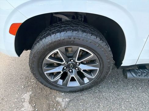 Used 2021 Chevrolet Tahoe Z71 w/ Z71 Signature Package AWD/4WD image 9