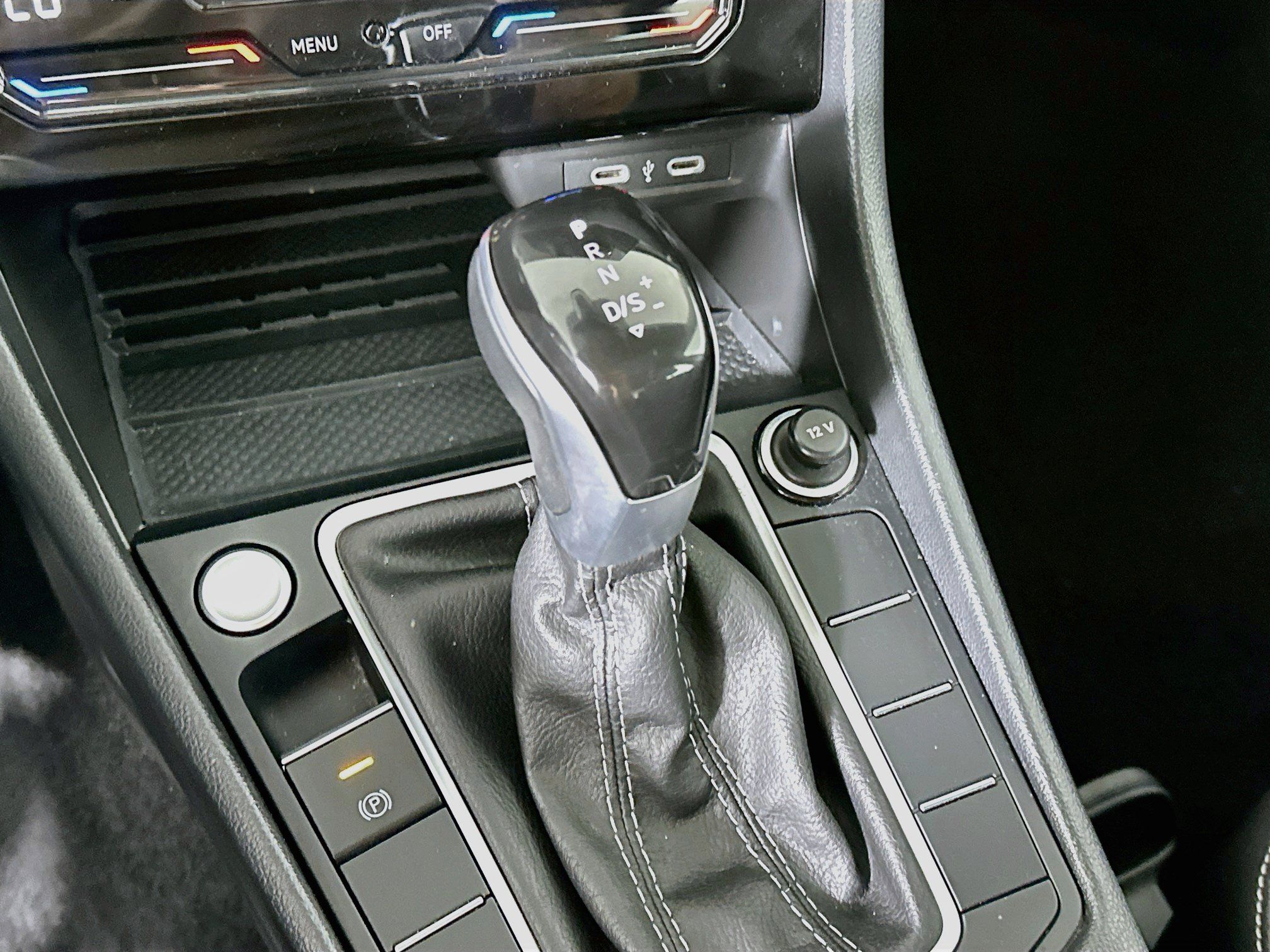 Used 2025 Volkswagen Jetta SE FWD image 25