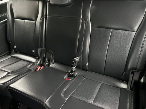 Used 2024 Ford Expedition Max XLT image 15