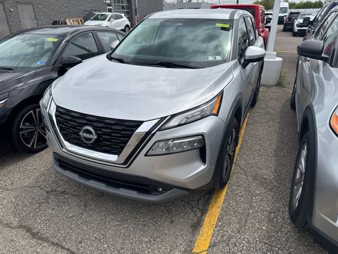 Used 2022 Nissan Rogue SV AWD/4WD image 1
